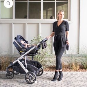 Kindred Braverly Around the Clock Nursing Jumpsuit. Size M.